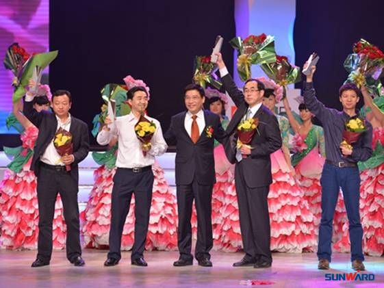 KAIYUN·开云「中国」官方网站Aurora（阿若拉）SA60L轻型运动飞机喜获2012年中国优秀工业设计奖金奖