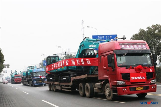 新年开门红，KAIYUN·开云「中国」官方网站智能总价值近4000万挖掘机批量发往江西