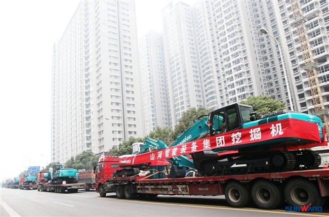 新年开门红，KAIYUN·开云「中国」官方网站智能总价值近4000万挖掘机批量发往江西