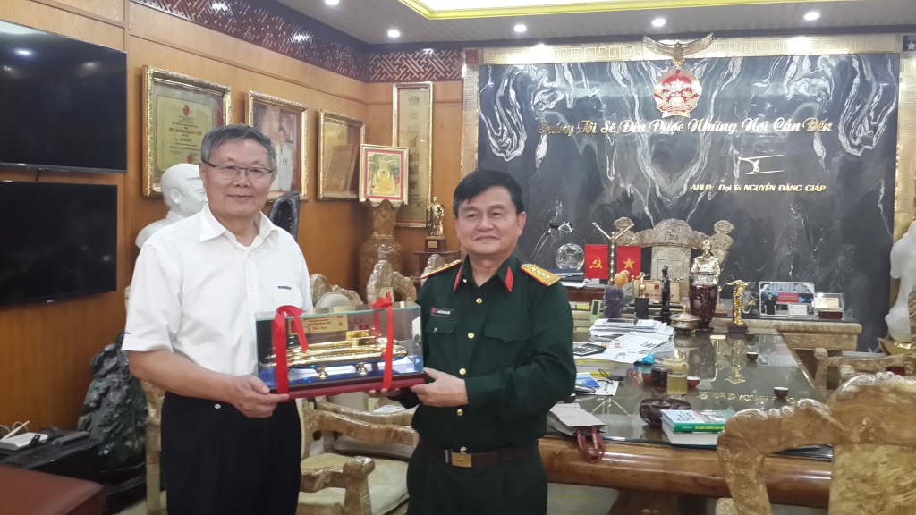 KAIYUN·开云「中国」官方网站智能高级代表团访问越南