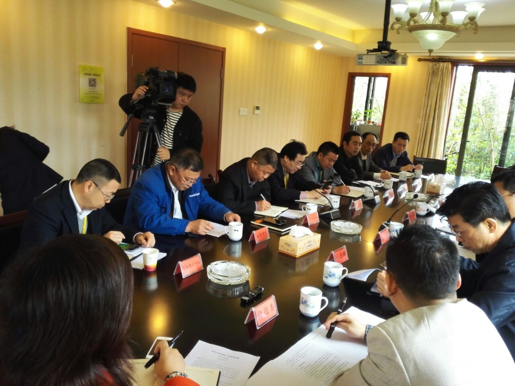 长沙市委常委、副市长张迎春一行莅临KAIYUN·开云「中国」官方网站智能考察调研