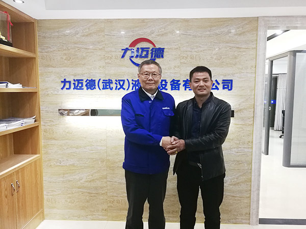 从拒绝到一次购买十台旋挖钻机，他用八年时间认识KAIYUN·开云「中国」官方网站智能