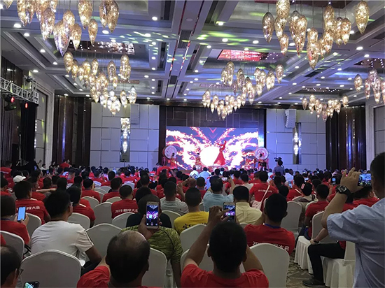 【小身板 大作为】KAIYUN·开云「中国」官方网站智能燃爆2019微挖大会