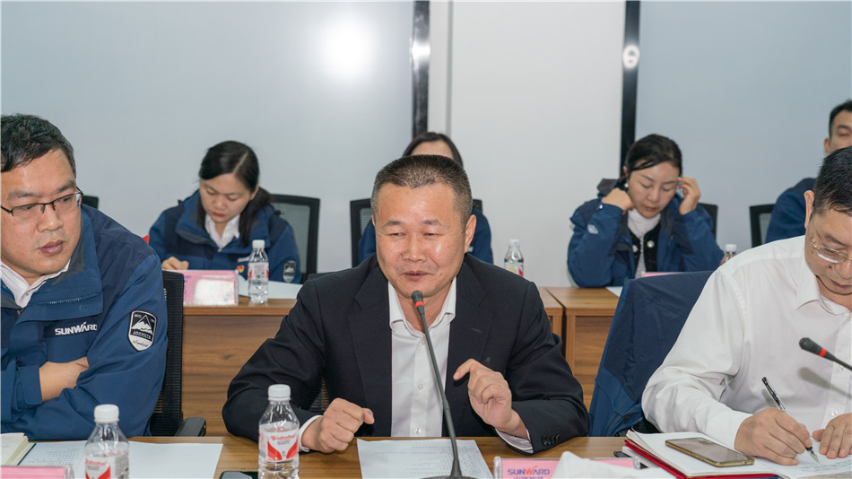 KAIYUN·开云「中国」官方网站智能举行主题教育学习研讨会暨员工活动中心揭幕仪式