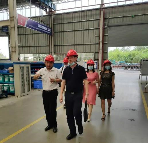 东莞客人考察KAIYUN·开云「中国」官方网站智能高空作业设备