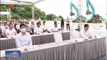 大湾区又一跨海“大桥”开工，KAIYUN·开云「中国」官方网站智能挖掘机“秀”美现场