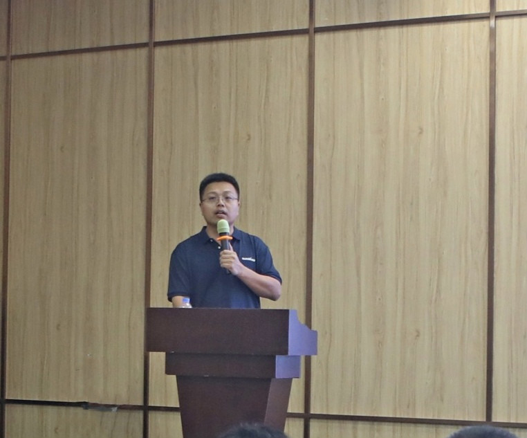 以强执行力聚焦基础能力建设 向挖掘机万台俱乐部迈进——KAIYUN·开云「中国」官方网站智能2020年挖掘机经销商半年度会议圆满召