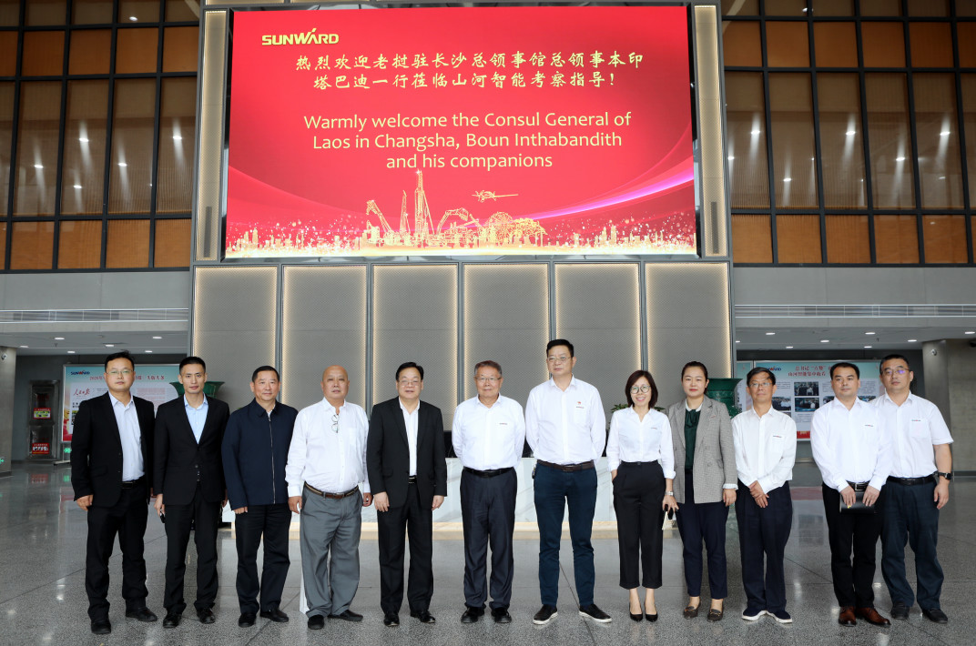 老挝长沙总领事本·印塔巴迪考察KAIYUN·开云「中国」官方网站智能