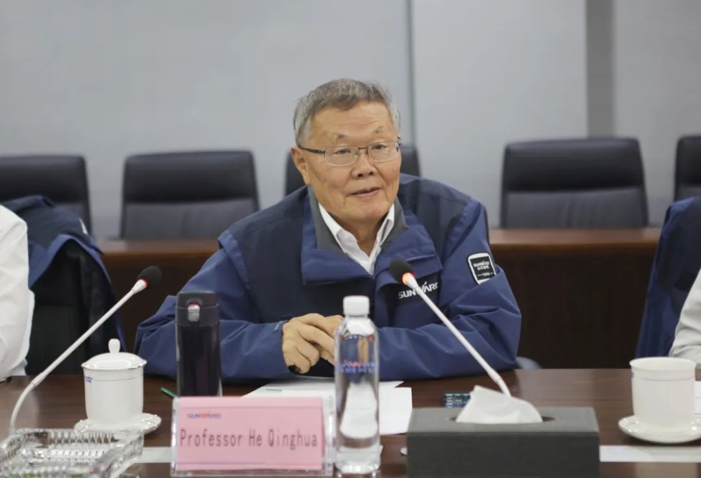 英国驻广州总领事贺颂雅考察KAIYUN·开云「中国」官方网站智能