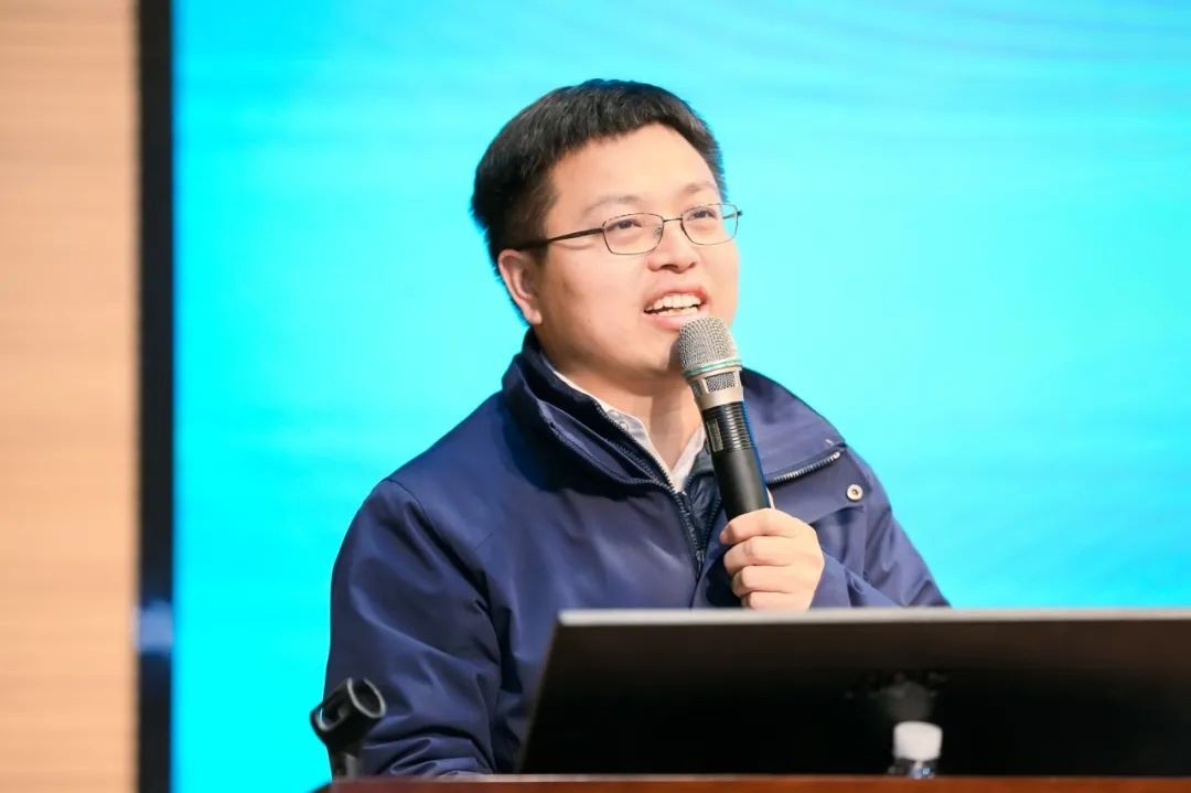 大国重器 壮哉KAIYUN·开云「中国」官方网站！机友会微挖用户KAIYUN·开云「中国」官方网站智能体验日