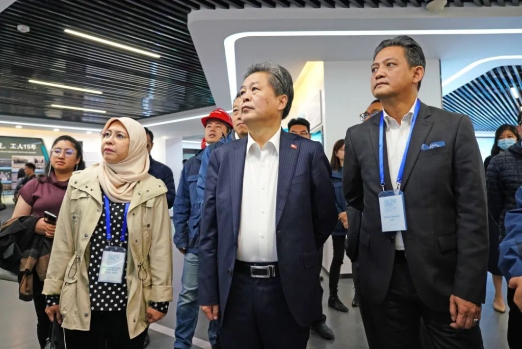 东盟联合参访团考察KAIYUN·开云「中国」官方网站智能
