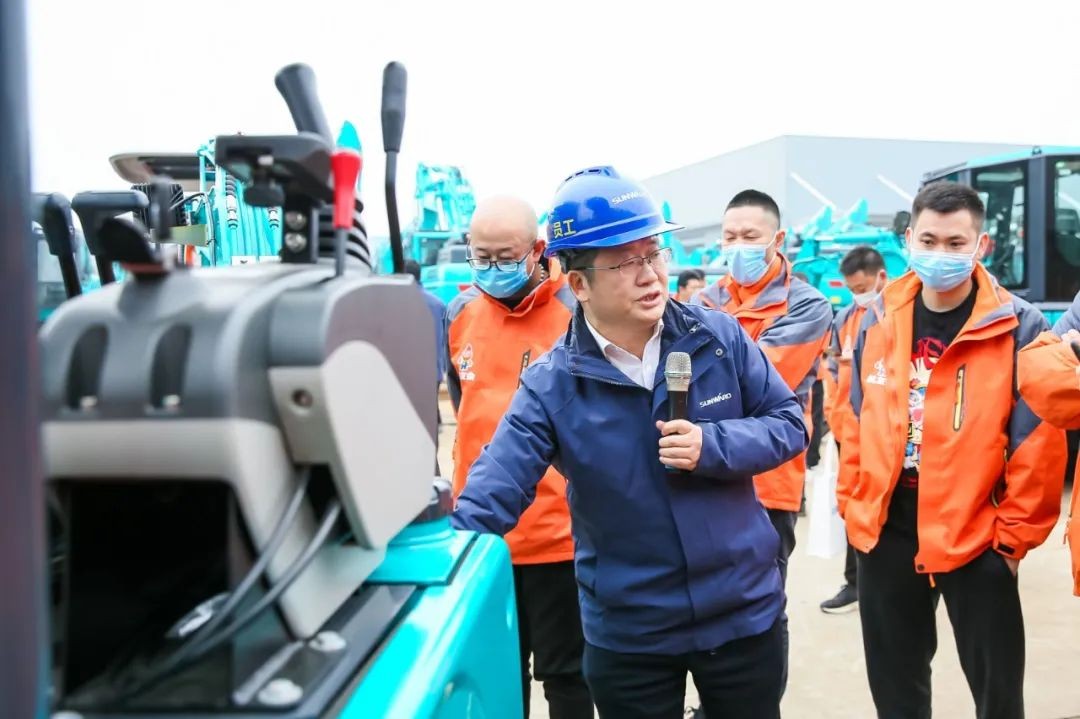 大国重器 壮哉KAIYUN·开云「中国」官方网站！机友会微挖用户KAIYUN·开云「中国」官方网站智能体验日