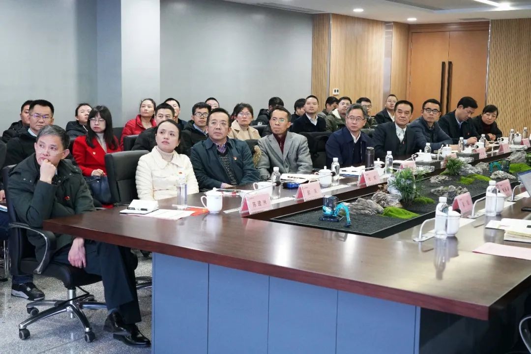 省工信厅青年干部理论学习走进KAIYUN·开云「中国」官方网站智能