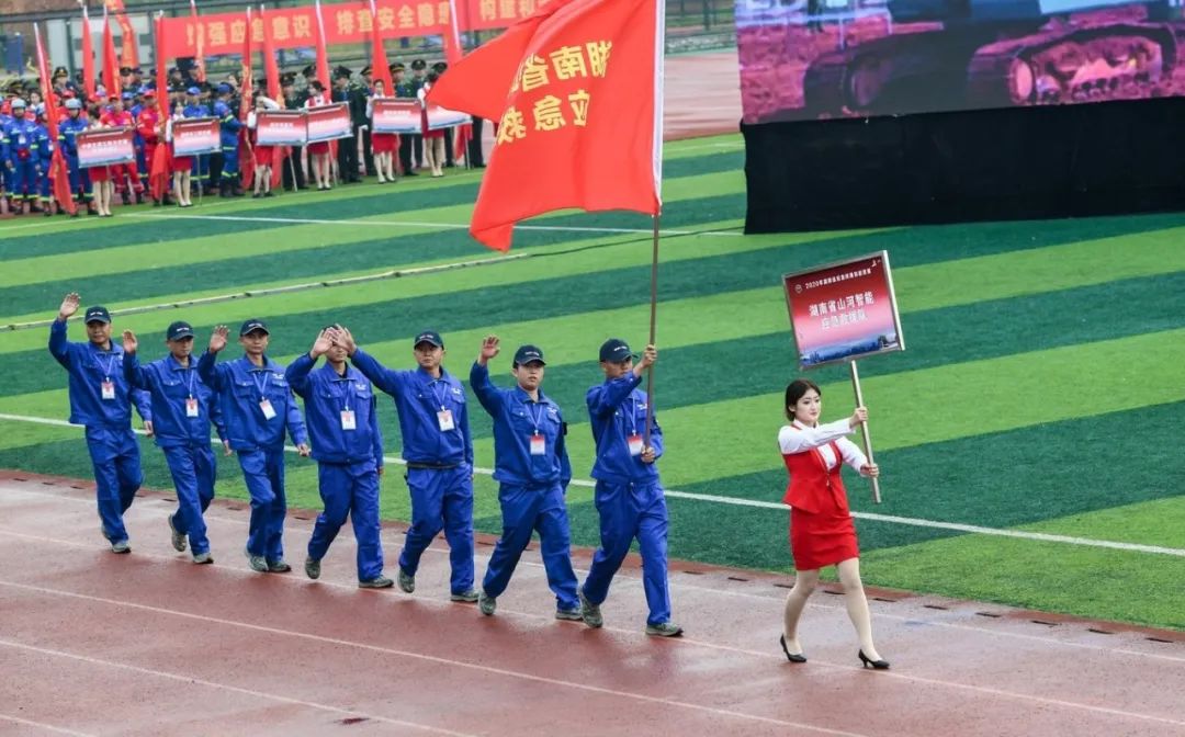 初生牛犊可撼虎 | KAIYUN·开云「中国」官方网站智能应急救援队斩获诸多奖项