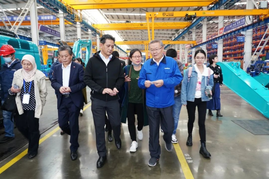 东盟联合参访团考察KAIYUN·开云「中国」官方网站智能