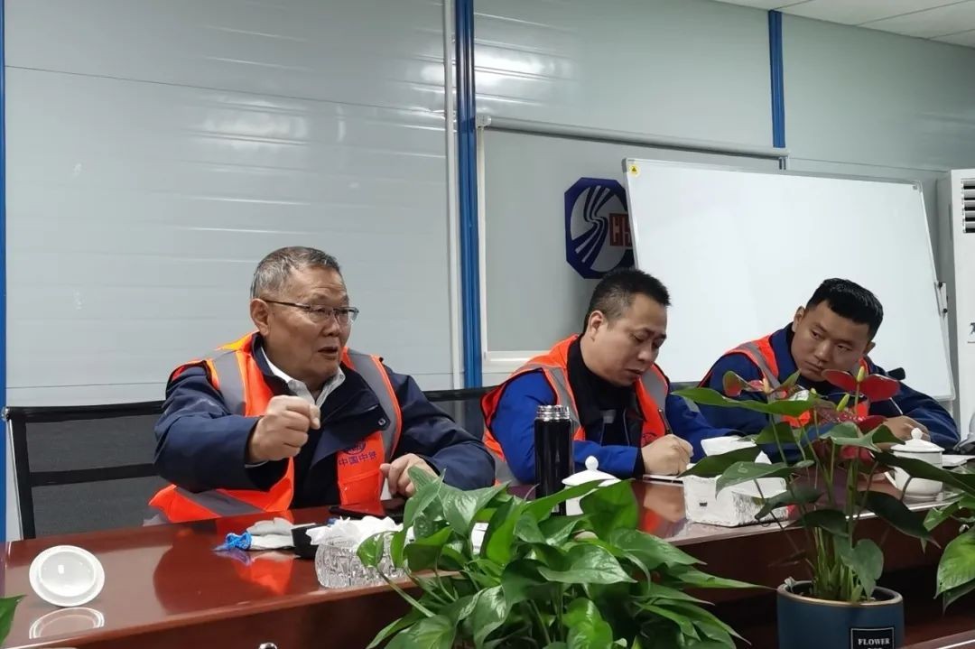 何清华亲临中铁KAIYUN·开云「中国」官方网站盾构施工项目指导工作