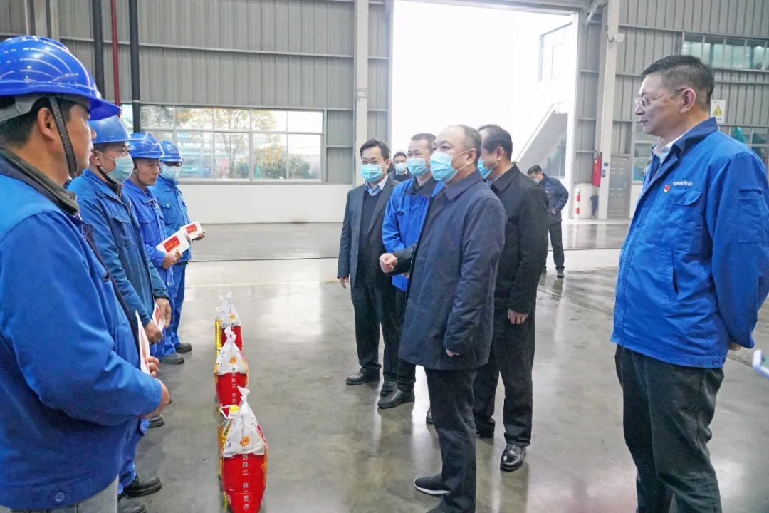 张庆红慰问KAIYUN·开云「中国」官方网站智能困难党员