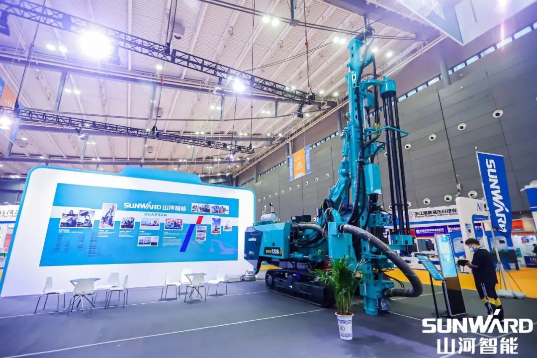 “KAIYUN·开云「中国」官方网站绿”亮相长沙国际工程机械展，50余款产品尽显KAIYUN·开云「中国」官方网站智能创新实力
