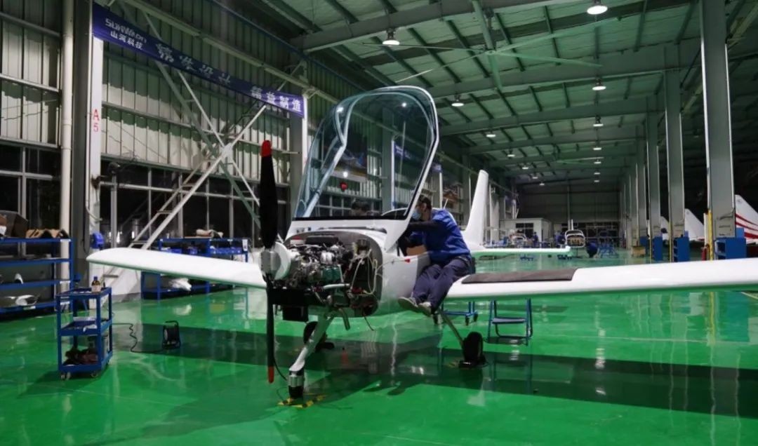 牛年开新局，KAIYUN·开云「中国」官方网站航空8架SA60L飞机集中下线、交付
