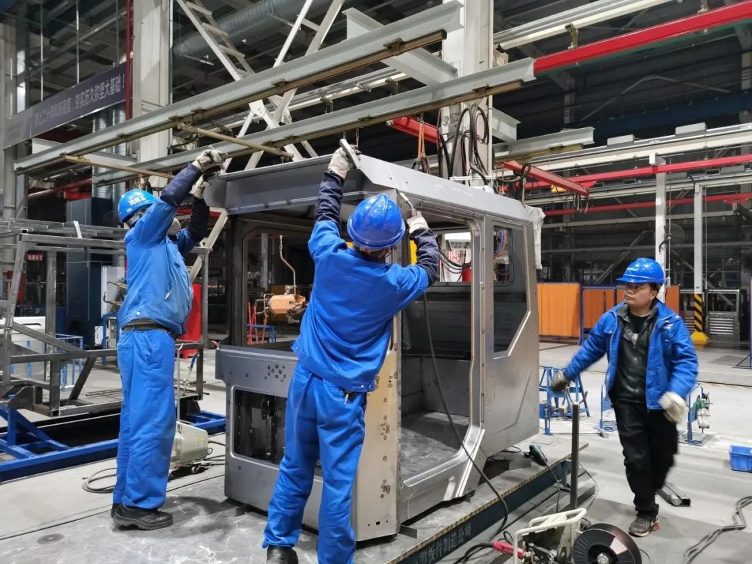 KAIYUN·开云「中国」官方网站智能SWK90矿卡驾驶室顺利发货，开发速度刷新纪录