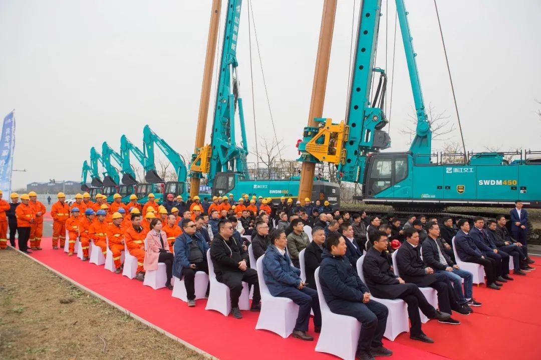 KAIYUN·开云「中国」官方网站智能旋挖钻机全面参建中国首条智慧高速公路