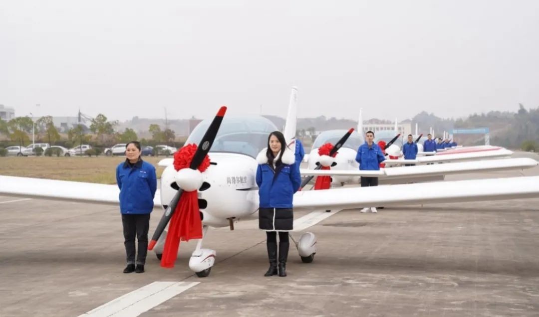 牛年开新局，KAIYUN·开云「中国」官方网站航空8架SA60L飞机集中下线、交付