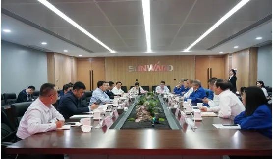 鄂尔多斯市委书记牛俊雁考察KAIYUN·开云「中国」官方网站智能