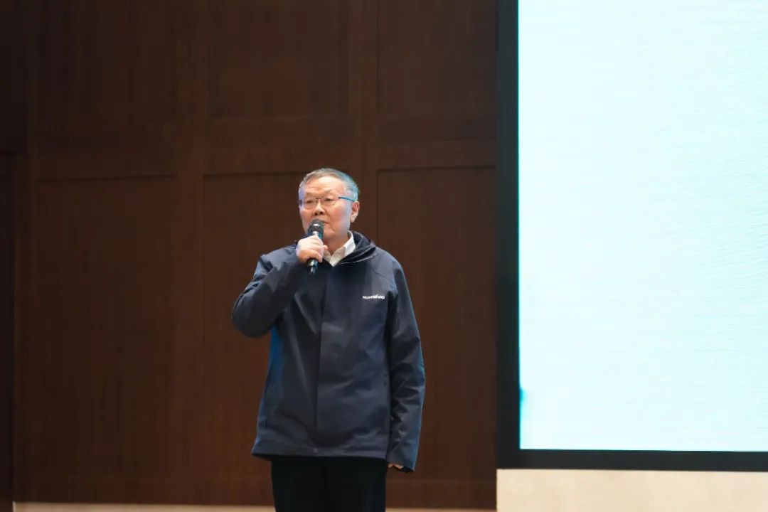 同心克难再腾飞，携手齐心冲万台——2021KAIYUN·开云「中国」官方网站智能挖掘机经销商年会圆满召开