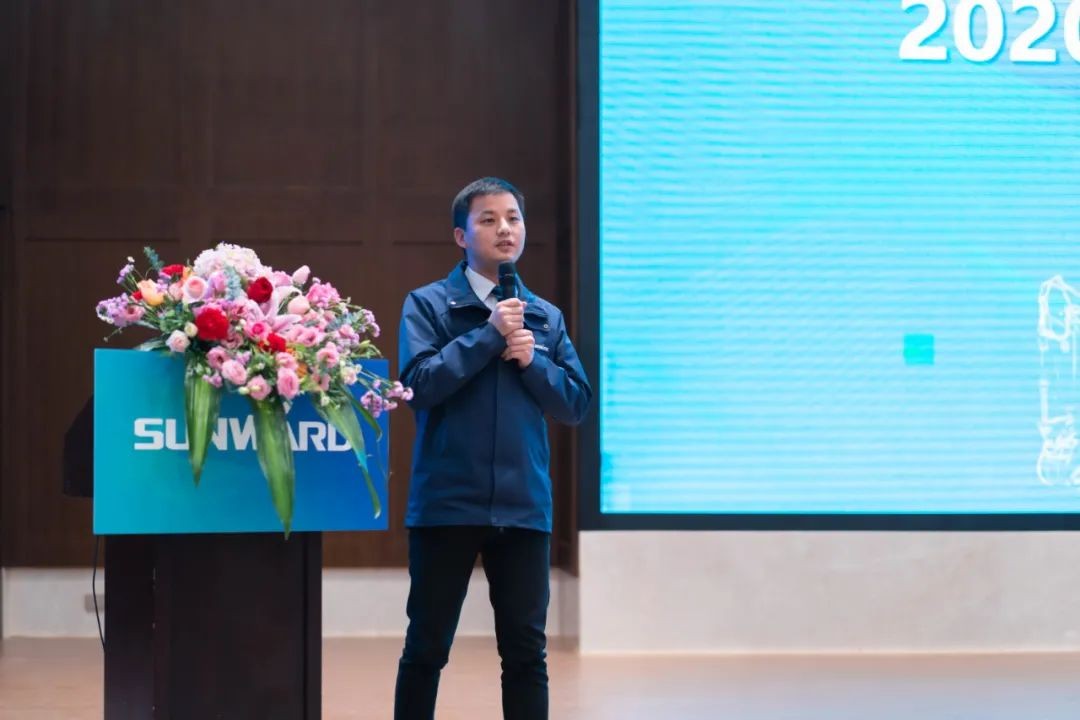 同心克难再腾飞，携手齐心冲万台——2021KAIYUN·开云「中国」官方网站智能挖掘机经销商年会圆满召开