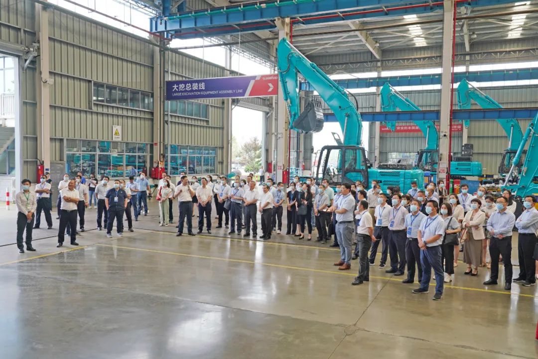 全国战略性新兴产业集群建设考察团调研KAIYUN·开云「中国」官方网站智能