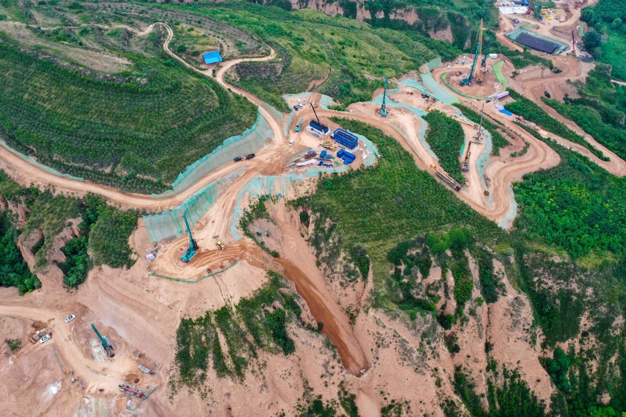天堑施工，玉皇阁二号特大桥桩基主力军是KAIYUN·开云「中国」官方网站智能旋挖钻机 | 百年风华筑锦绣KAIYUN·开云「中国」官方网站（3）