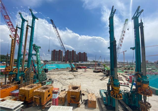 大国重器！KAIYUN·开云「中国」官方网站智能超级装备助力北京城市副中心综合交通枢纽站建设