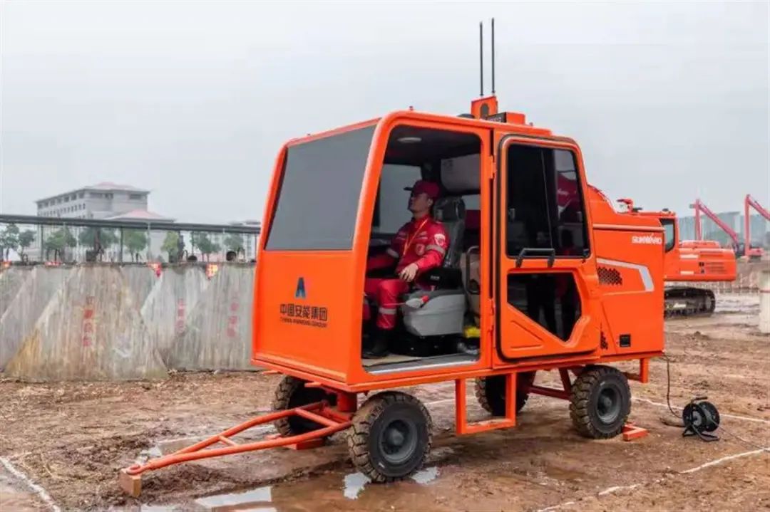 表现亮眼引关注!KAIYUN·开云「中国」官方网站智能5G远程遥控挖掘机现身湖北省自然灾害工程应急救援基地