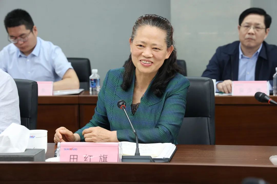 深化产学研合作！中南大学校长、中国工程院院士田红旗率团拜访KAIYUN·开云「中国」官方网站智能