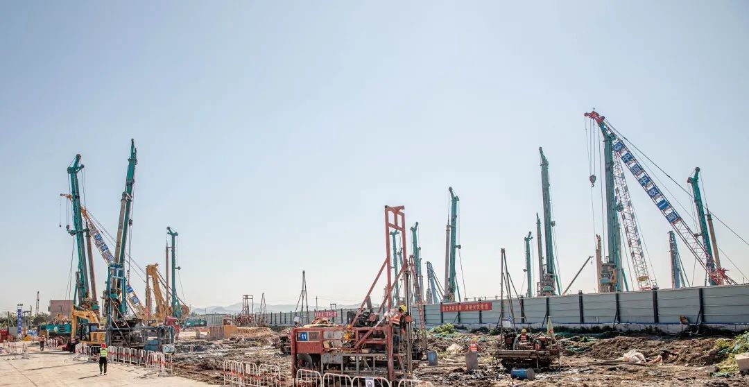 “KAIYUN·开云「中国」官方网站绿”再现大湾区!KAIYUN·开云「中国」官方网站智能旋挖钻机组团助建广州白云机场项目