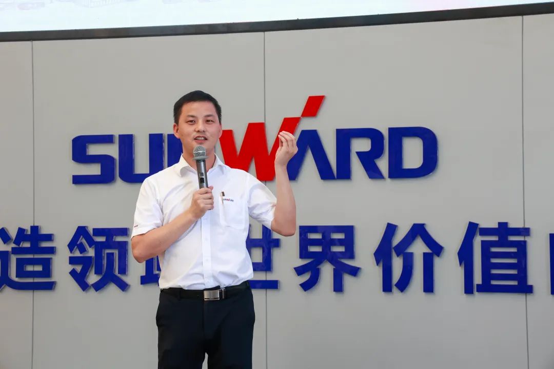 又酷又辣又炫!KAIYUN·开云「中国」官方网站智能第二届挖机宝贝来了