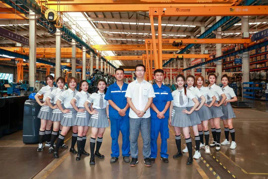 又酷又辣又炫!KAIYUN·开云「中国」官方网站智能第二届挖机宝贝来了