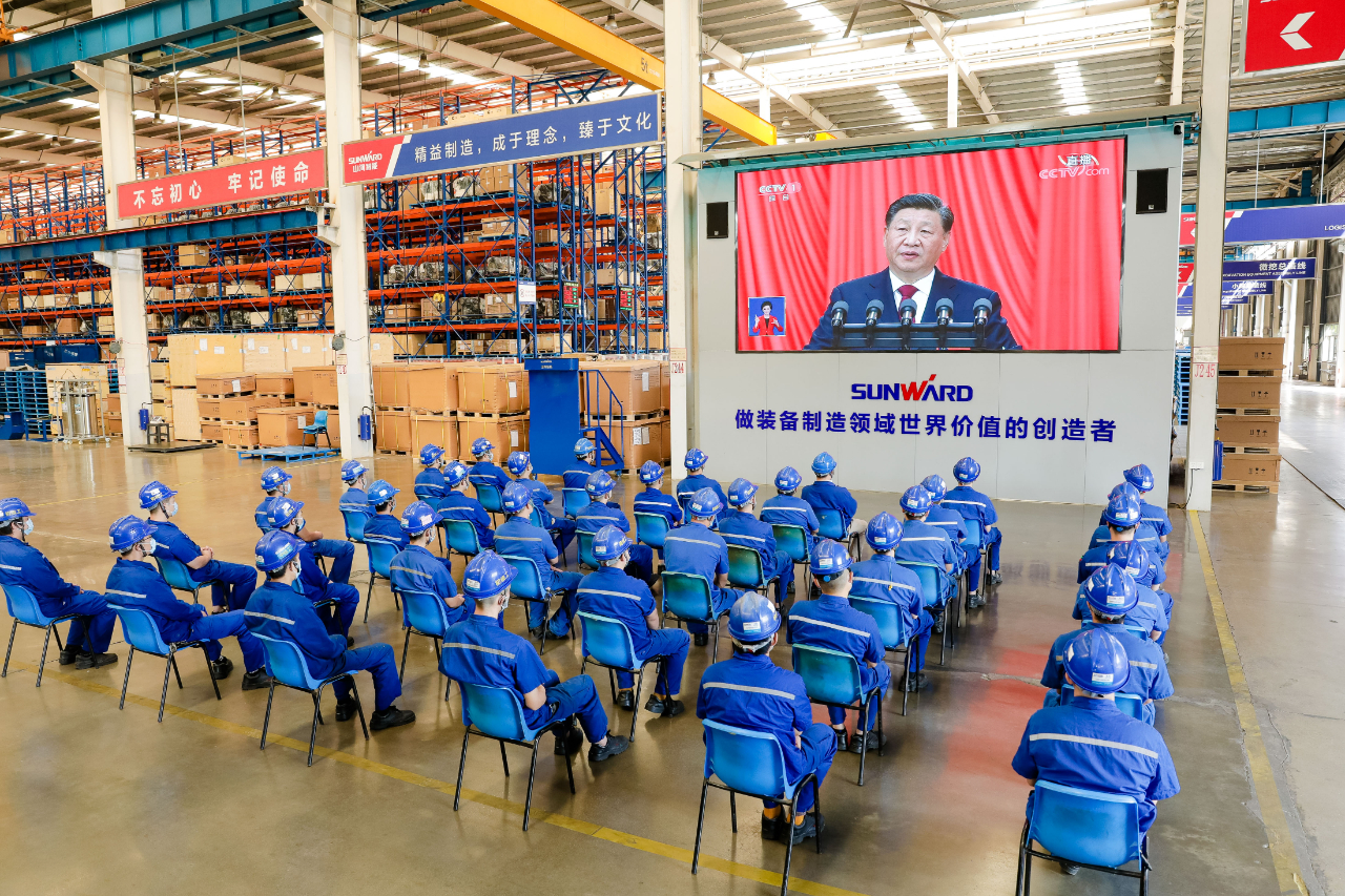 振奋人心!KAIYUN·开云「中国」官方网站智能党员干部集中收看党的二十大开幕会盛况