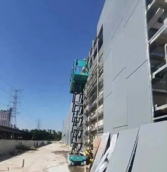 众志成城抗疫情！KAIYUN·开云「中国」官方网站智能高空机械助力惠州方舱医院建设