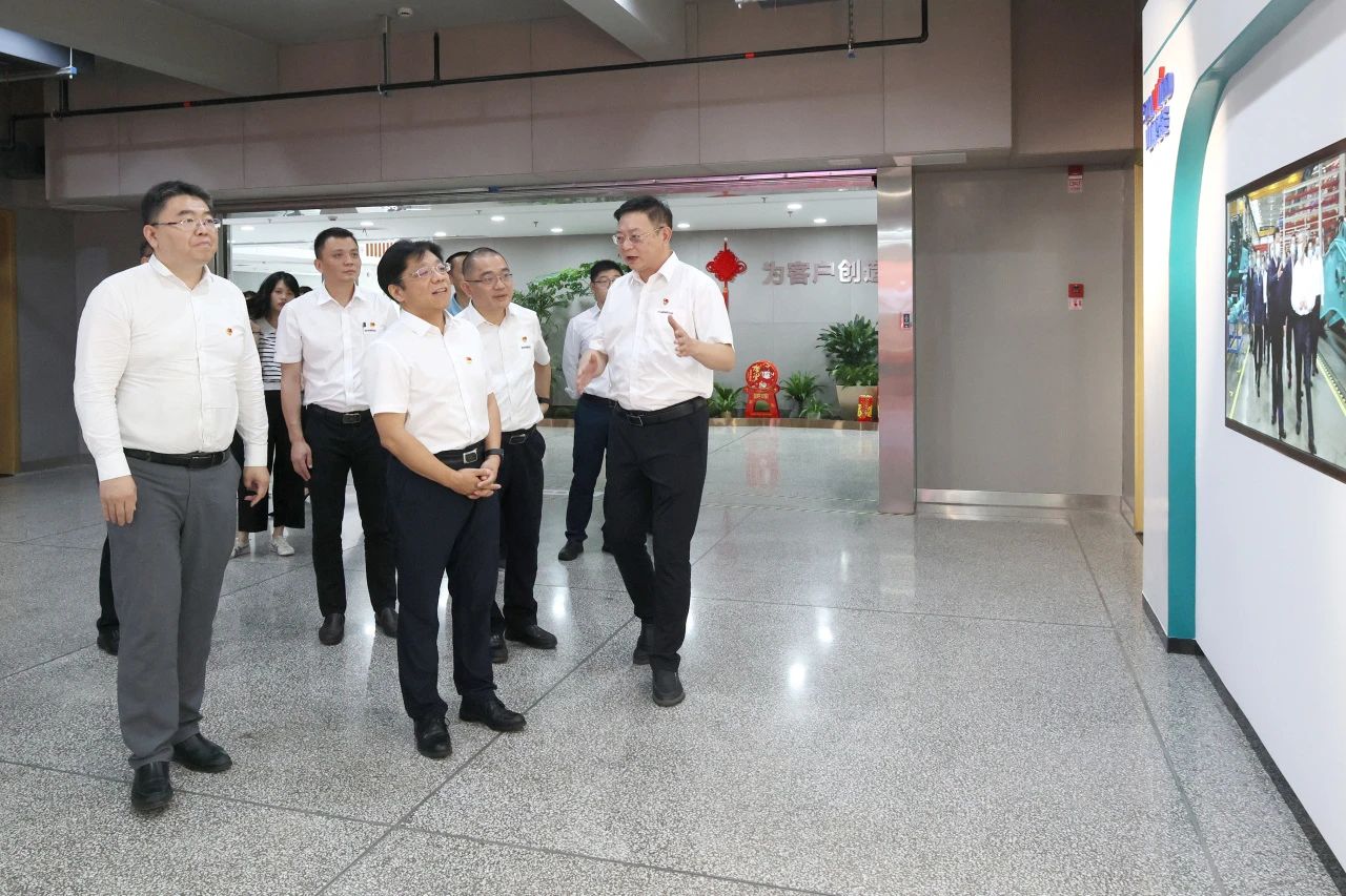 中国进出口银行总行党委委员、副行长李钧一行调研KAIYUN·开云「中国」官方网站智能