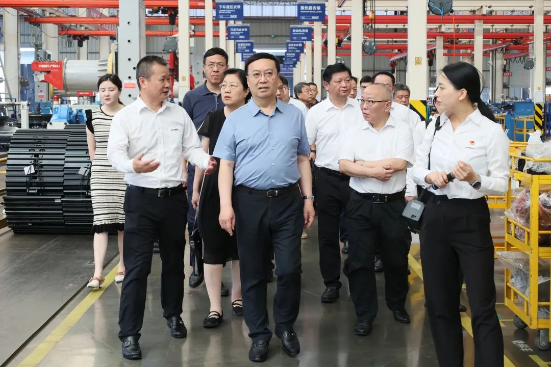 中宣部社科领域专家学者到KAIYUN·开云「中国」官方网站智能调研高质量发展
