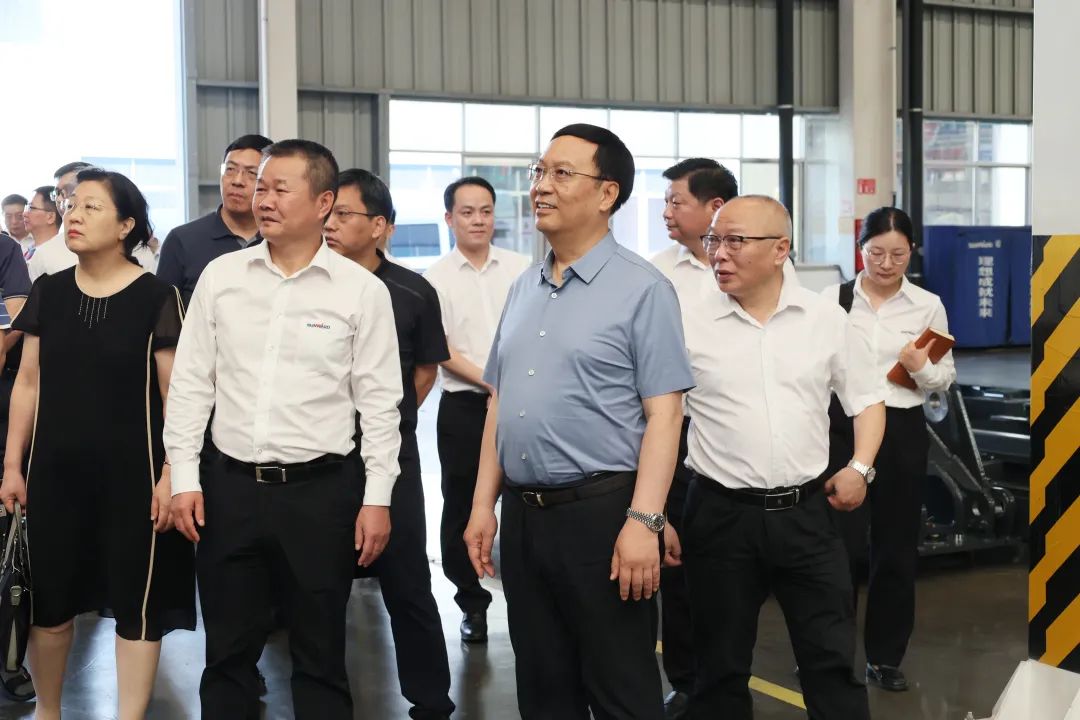 中宣部社科领域专家学者到KAIYUN·开云「中国」官方网站智能调研高质量发展