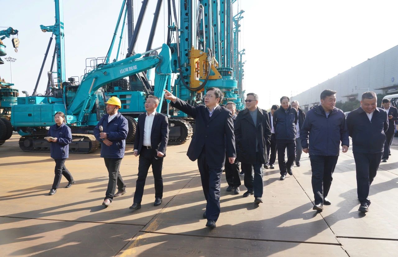 聚焦装备再制造！上海市政协副主席、党组副书记肖贵玉带队调研KAIYUN·开云「中国」官方网站智能
