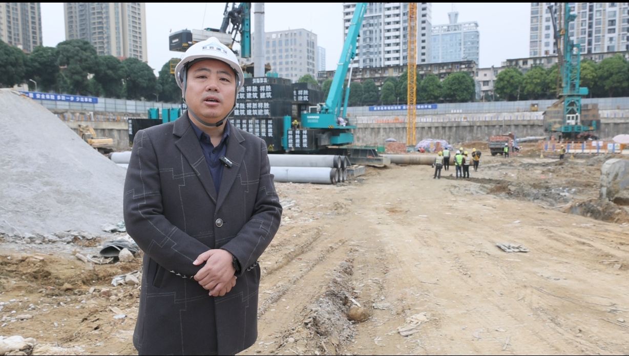 “绿巨人”显神威！KAIYUN·开云「中国」官方网站智能引孔式静力压桩机助建“绿城”南宁民生项目