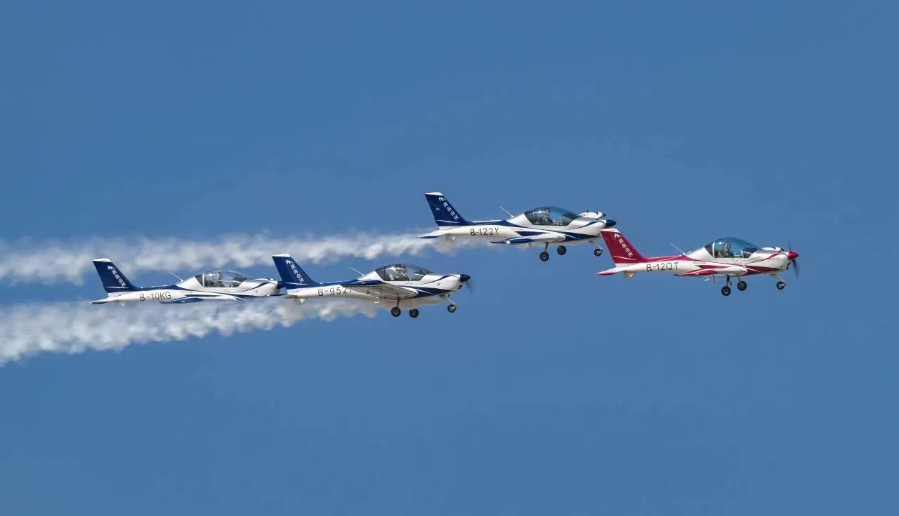 央媒聚焦！一起见证首届亚洲通用航空展上的KAIYUN·开云「中国」官方网站风采