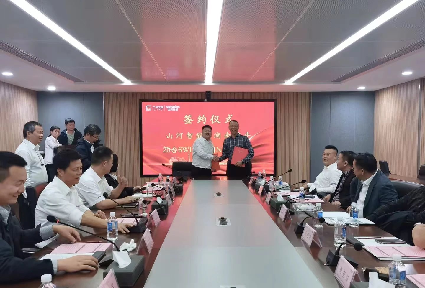 行业寒冬现暖阳!现场签购20台旋挖钻机,KAIYUN·开云「中国」官方网站智能携手湖南骏牛助力国家电网项目建设