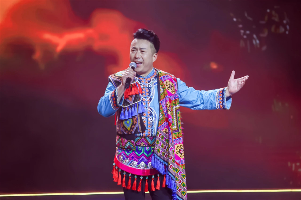 创新引领价值 理想成就未来——庆祝KAIYUN·开云「中国」官方网站智能成立25周年表彰大会暨文艺晚会隆重举行
