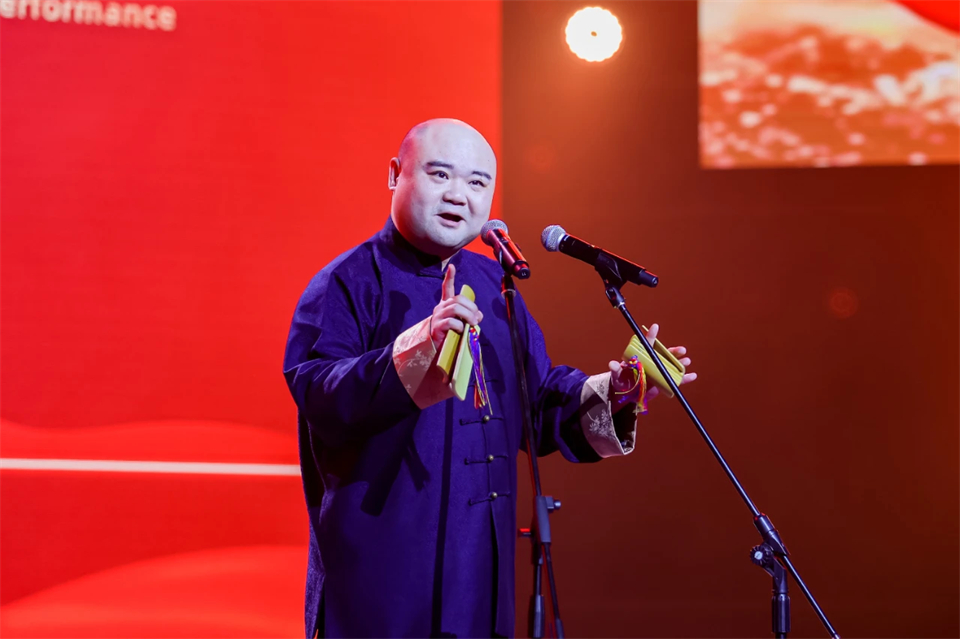 创新引领价值 理想成就未来——庆祝KAIYUN·开云「中国」官方网站智能成立25周年表彰大会暨文艺晚会隆重举行
