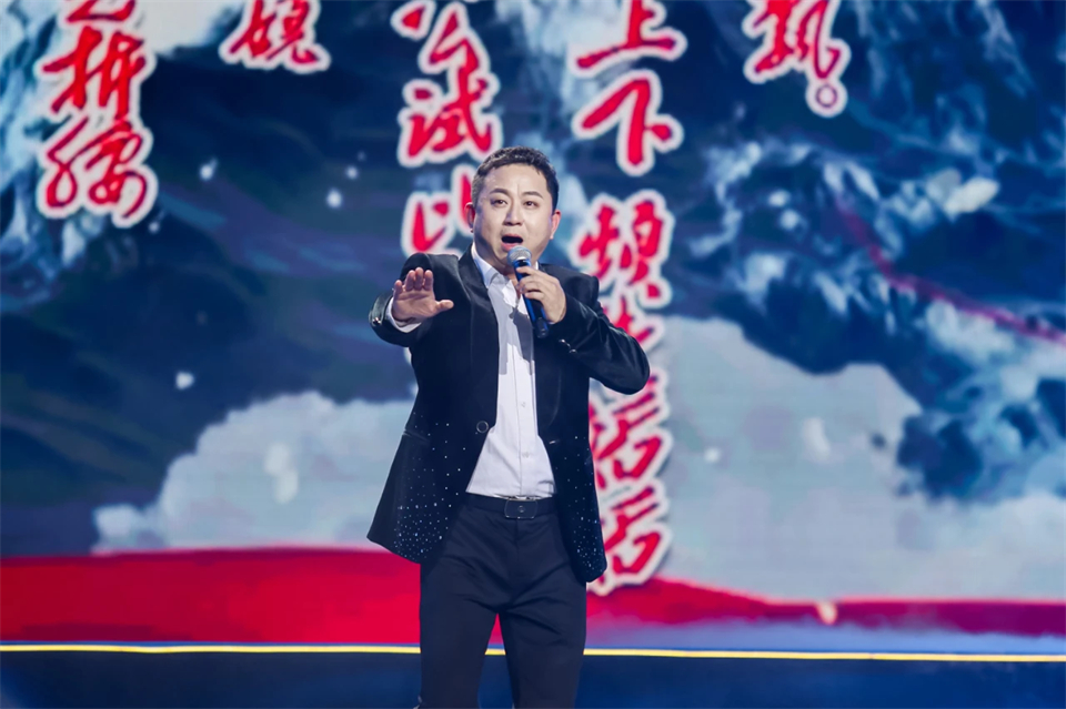 创新引领价值 理想成就未来——庆祝KAIYUN·开云「中国」官方网站智能成立25周年表彰大会暨文艺晚会隆重举行
