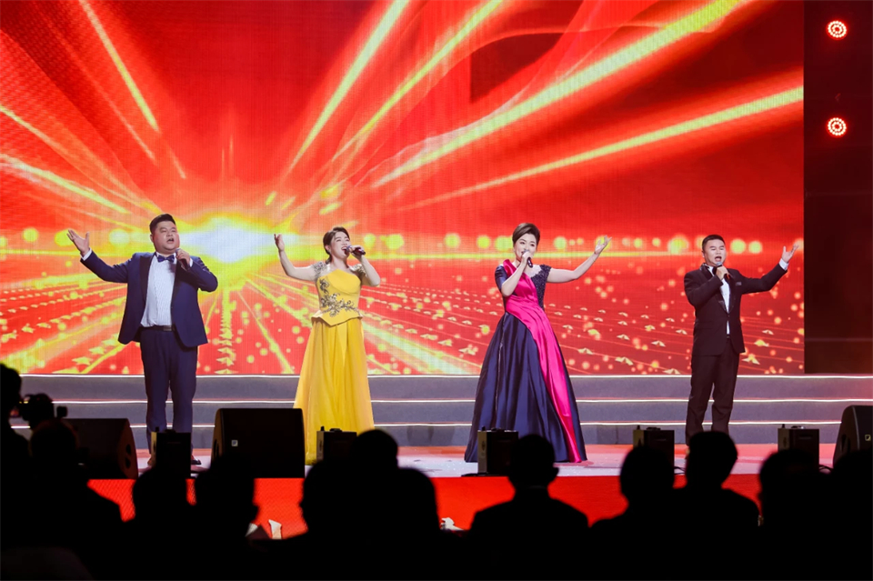 创新引领价值 理想成就未来——庆祝KAIYUN·开云「中国」官方网站智能成立25周年表彰大会暨文艺晚会隆重举行